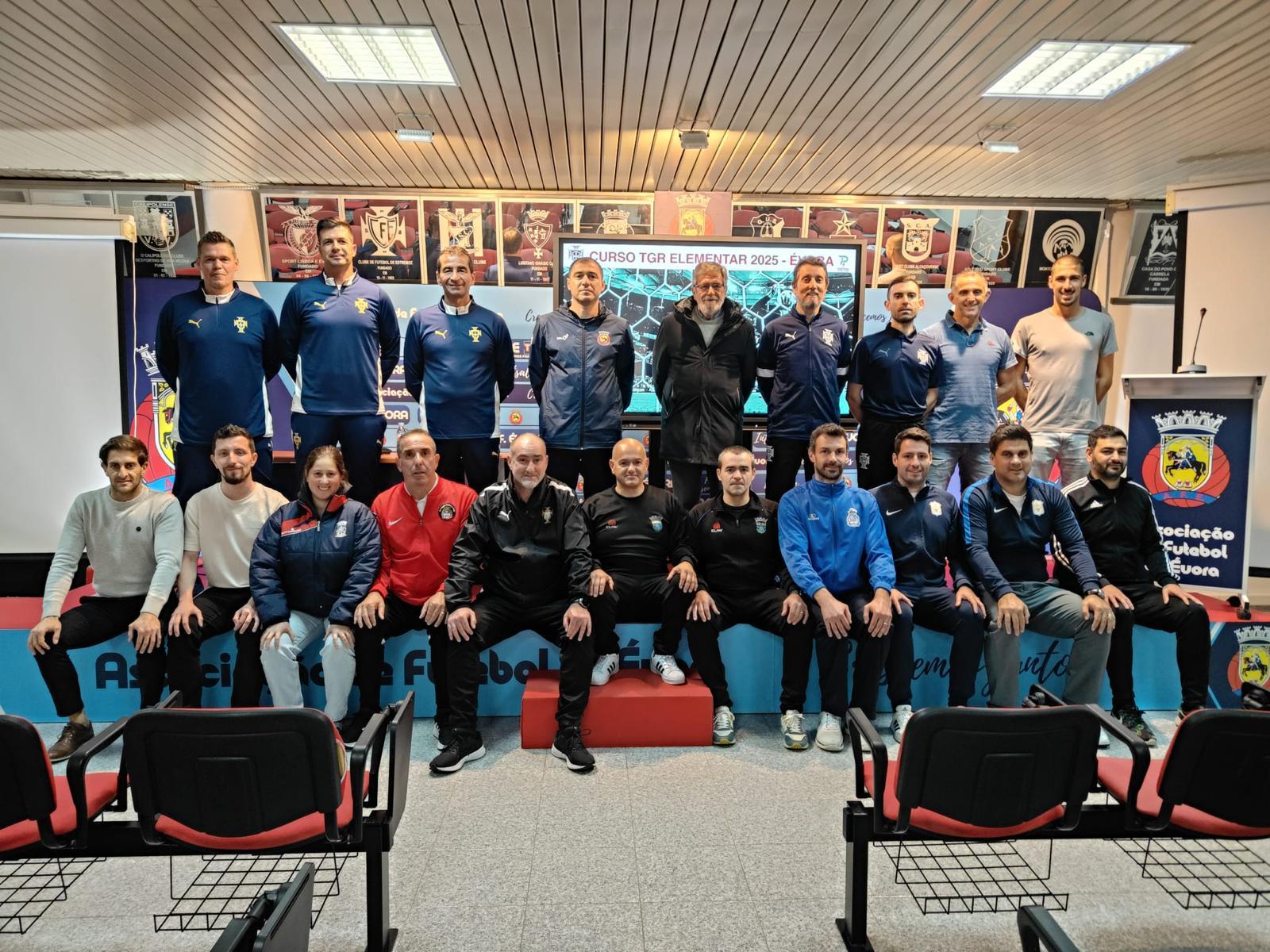 Técnicos da AF Setúbal em curso dedicado a guarda-redes de futebol